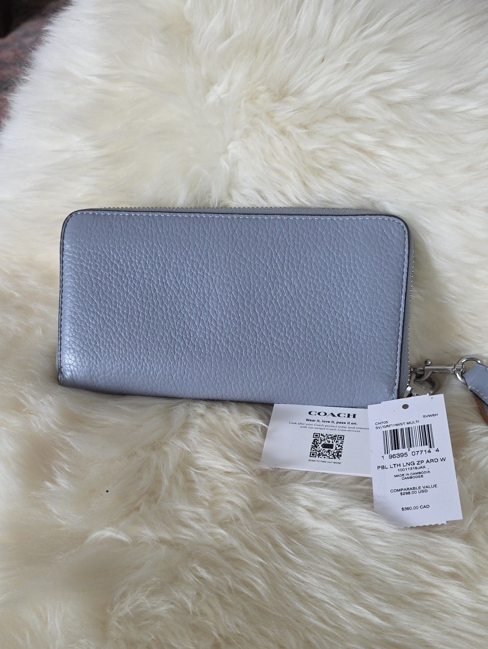 Gorgeous NWT Coach Grey Mist Pebbled Leather Long Zip Around Wallet π©Άππ - Picture 7 of 15